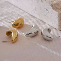 Golden Elegant Teardrop Earrings